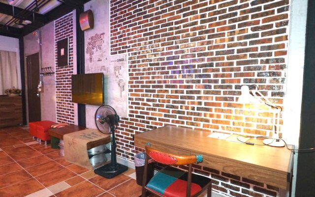 7M2 Hostel