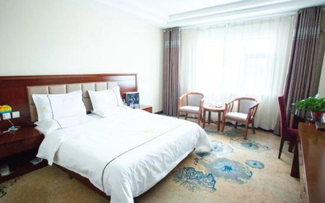 Baiyinquxinghongqiao Business Hotel