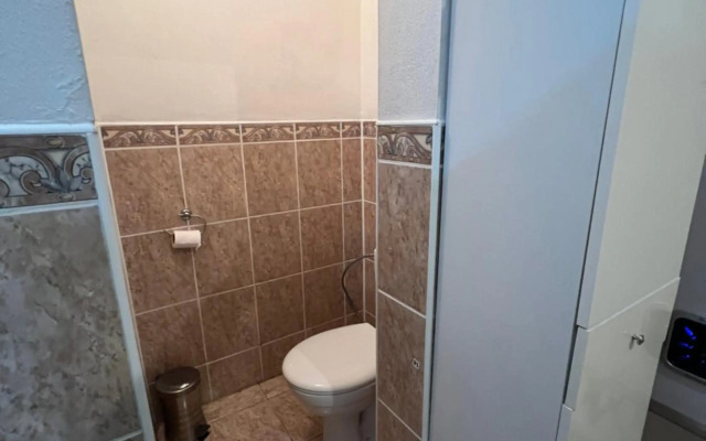 Priestranný dom v tichej časti mesta Levice.