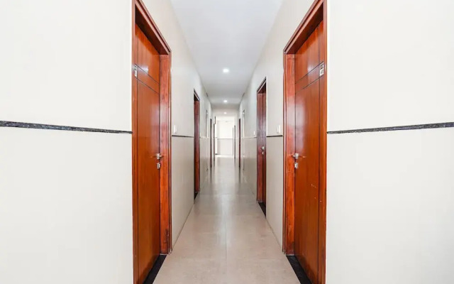 Fabhotel Rove Inn & Suites
