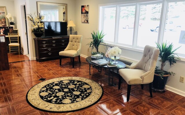 Villa On The River Inn