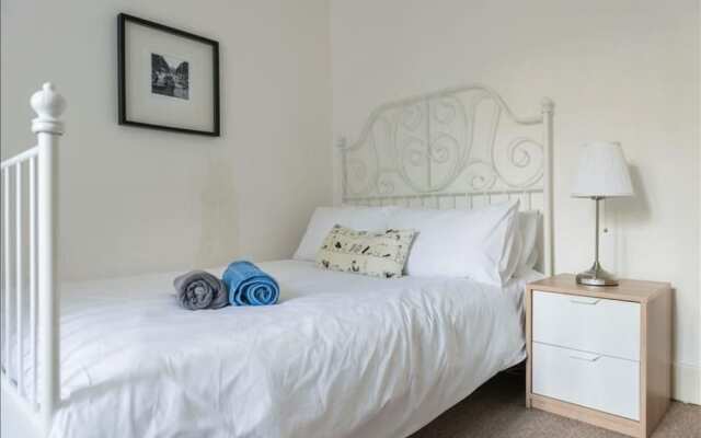 Quaint 3 Bedroom Garden Flat In The Heart Of Camden Town.