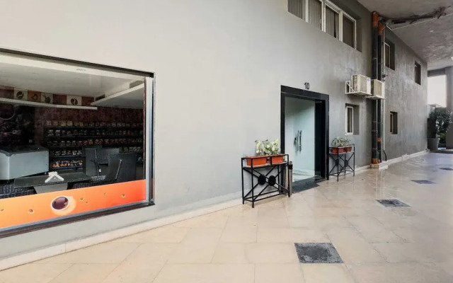 Fresh & Fabulous 2bdr - 5 min to Airport
