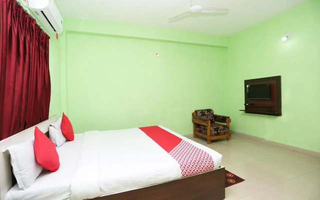 OYO Flagship 4720 Ma Guest House 2