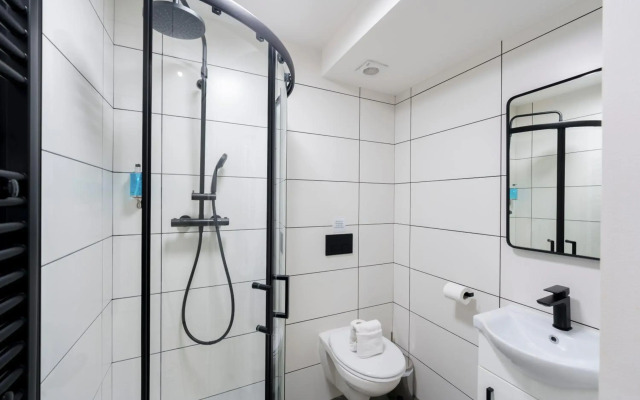 Temple Bar Lane by the KeyCollections