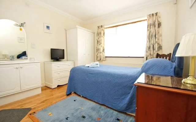 Dean Court Lodge