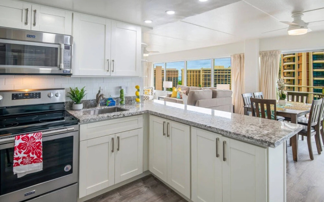 Ilima Suite at The Ilikai Short Walk to Beach!