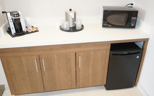 Holiday Inn Express Fremont-Milpitas Central by IHG