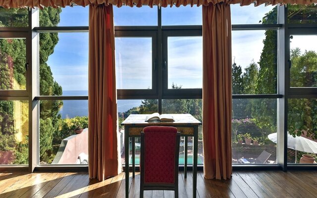 Villa With sea View and Private Pool Very Near to the Center of Taormina