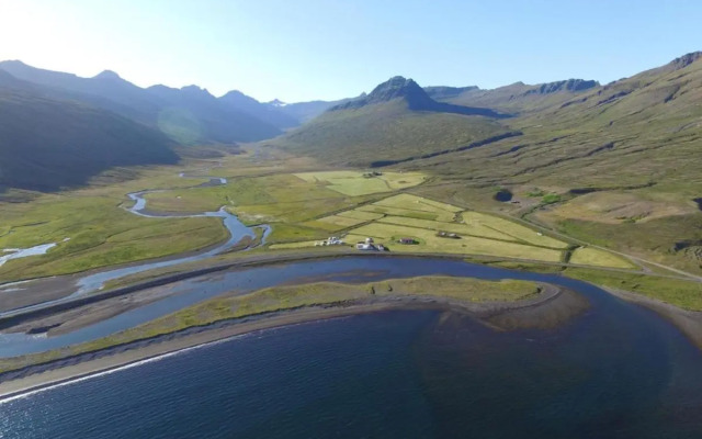 Óseyri Hlaðan -The Barn