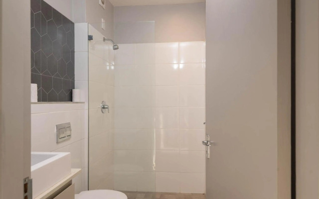 The Bond Square by AirAgents