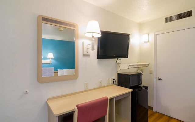 Motel 6 Mitchell, SD
