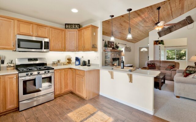 THE Sugar Chalet #2171