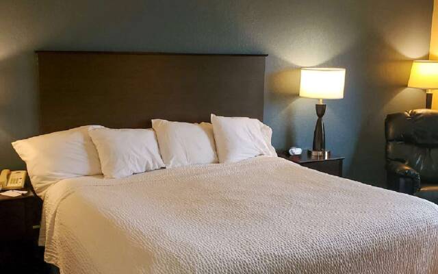 AmericInn Clear Lake