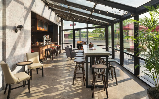 Delta Hotels by Marriott Minneapolis Northeast