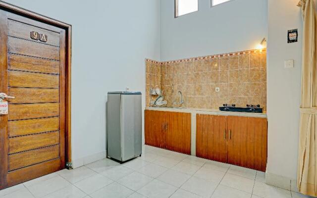 OYO 90155 Landuh Merta Residence