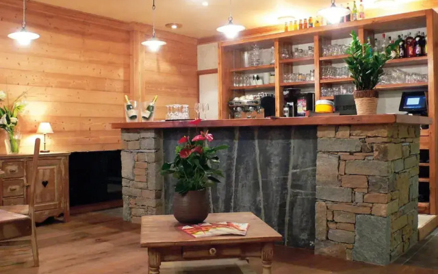 Studio in Brides les Bains 600m From Skilift