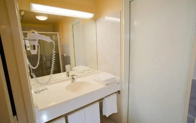 ACE Hôtel Travel Athée sur Cher - A85 Aire du Val de Cher