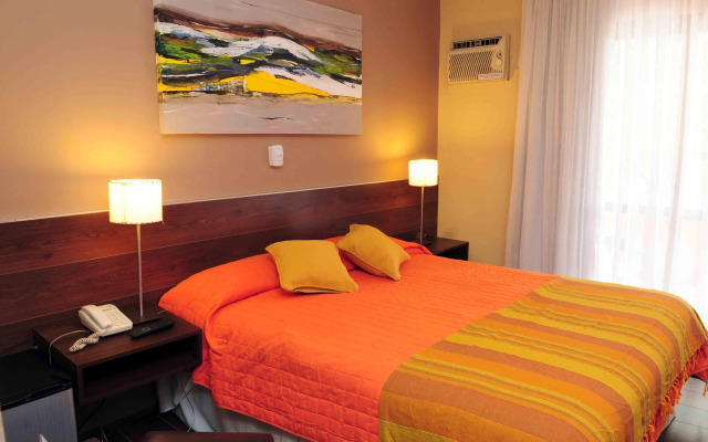 Costalago Suites