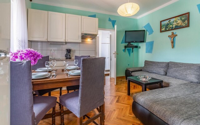 Nice Home in Medulin With Wifi and 2 Bedrooms