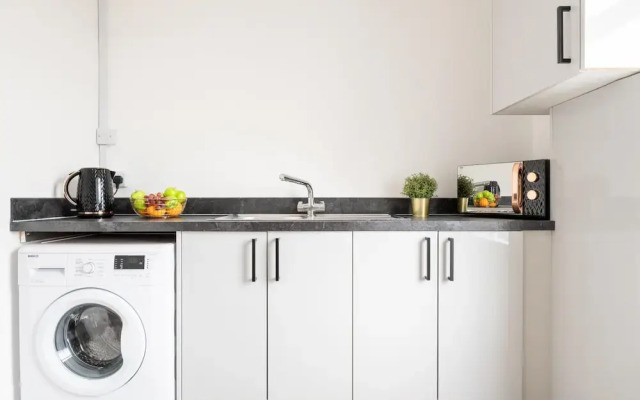 96 Caerleon Road Apartment C