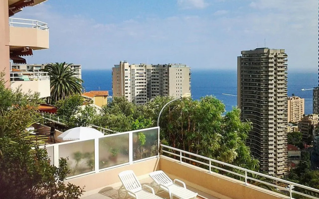 Monaco Pool Seaview Apartments