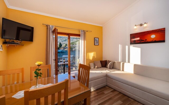 Nice Apartment in Modric With 1 Bedrooms and Wifi