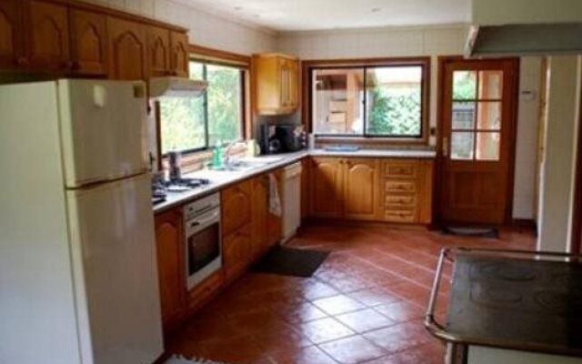 Frontera Pucon Hostel B&B