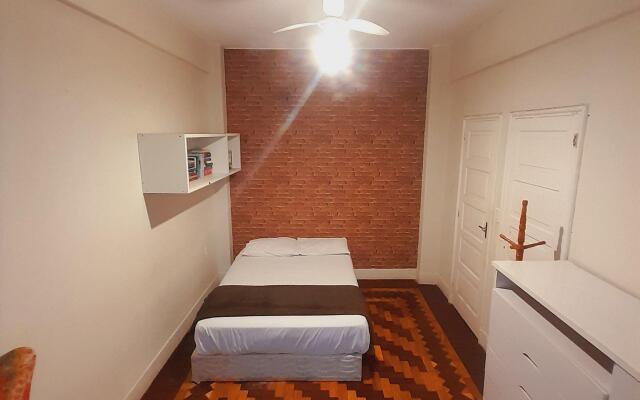 Quarto privativo Praia entre Arpoador e Copacabana