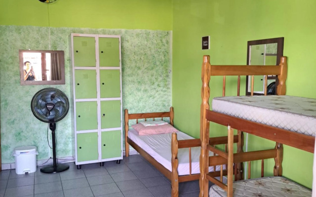 Girassol Hostel by Katita