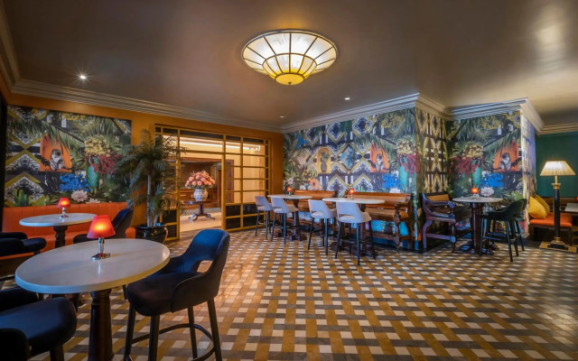 Victoria Hotel