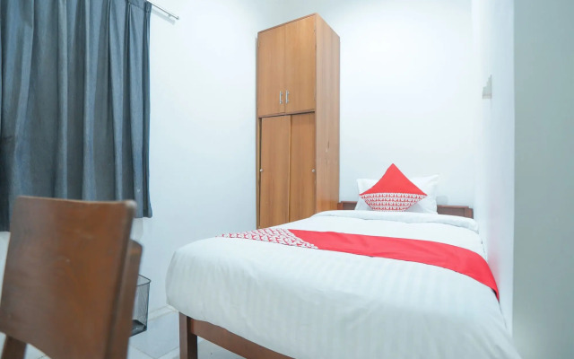 OYO 150 Harmoni Residence