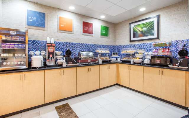 Comfort Suites Locust Grove Atlanta South