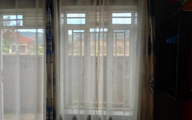 Tommy's Budget Rooms