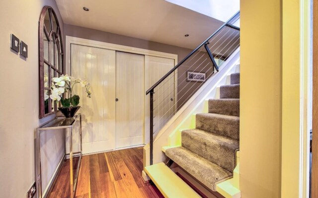 Stunning&modern 3bedroom Mews House With Parking
