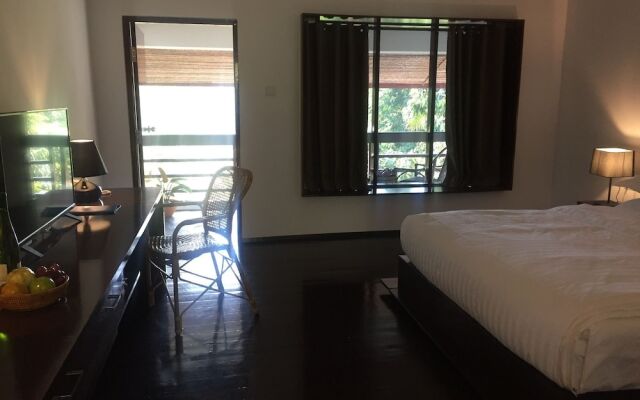 The Mandolis Hotel