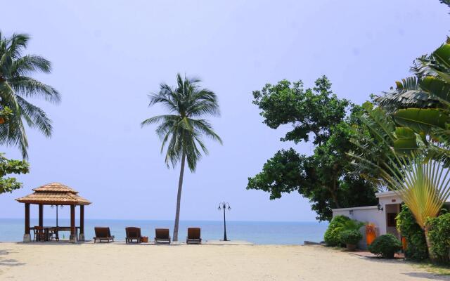 Pao Jin Poon Beach Front Villa