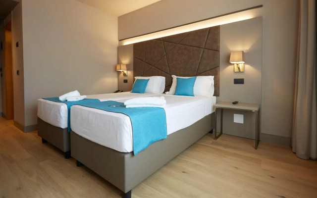 Dc Hotel International