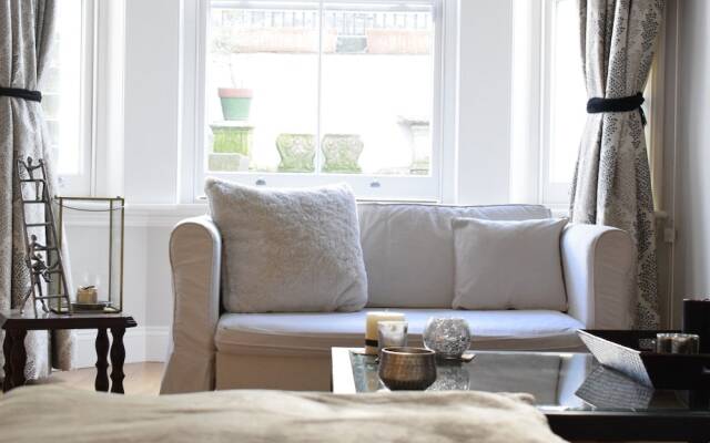 Modern 2 Bedroom Home in Chelsea