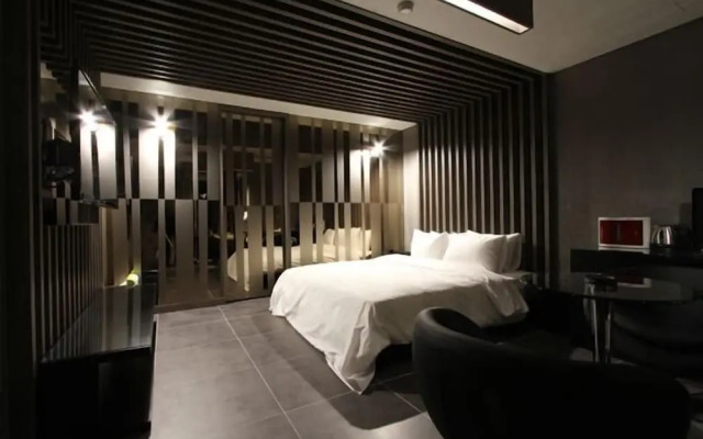 Valentine Hotel