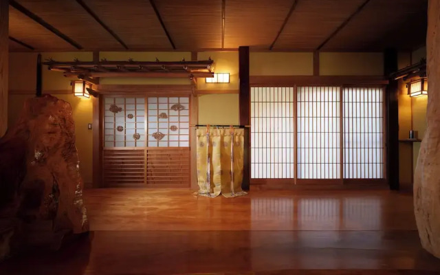 Yufuin Geihinkan Torigoebettei