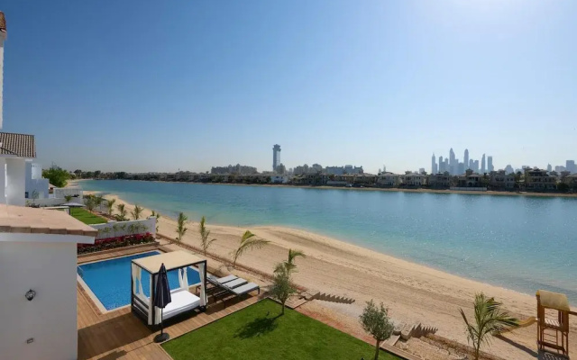 Villa on Beach w Private Pool The Palm Jumeirah