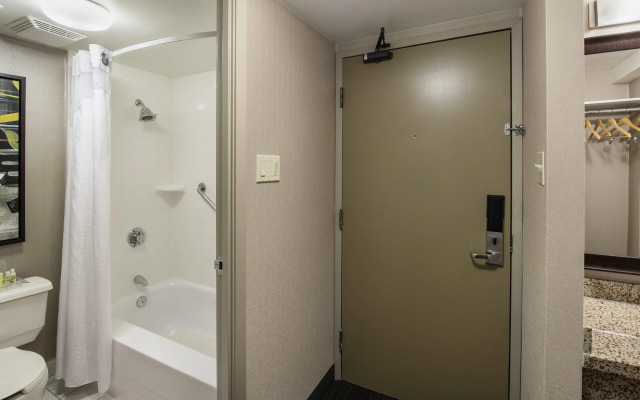 Holiday Inn & Suites Vancouver Downtown by IHG