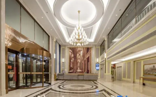 Vienna Hotel Honghu Aiguo Road Branch