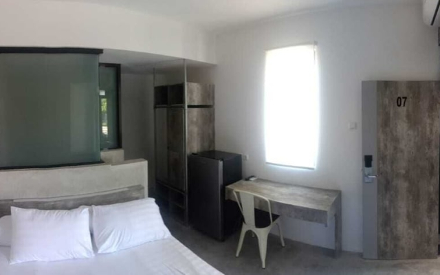 Djuragan Kamar Gunung Anyar