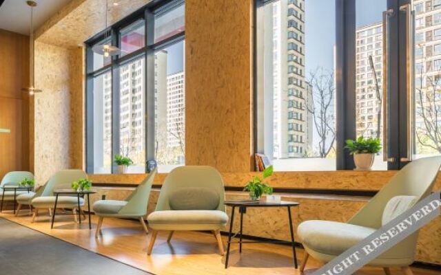 Qbox Hotel