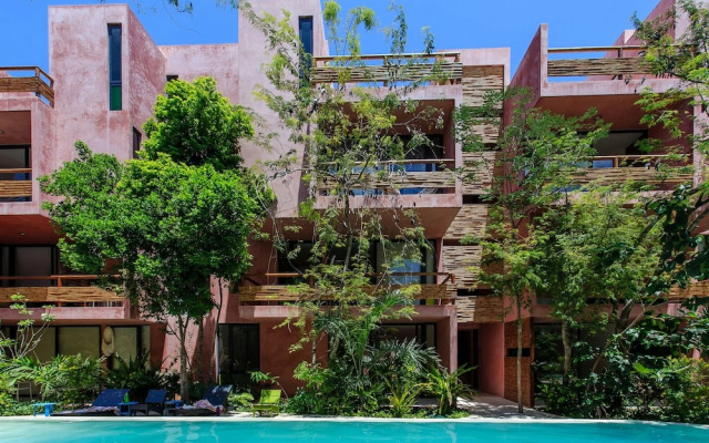 Vibrant Condo in Nature with Pool