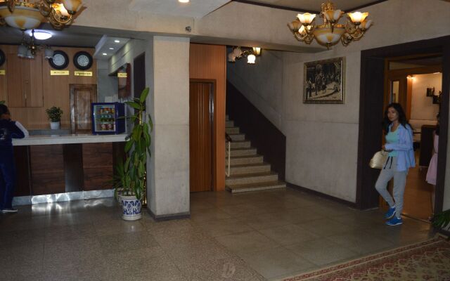 Land Hotel