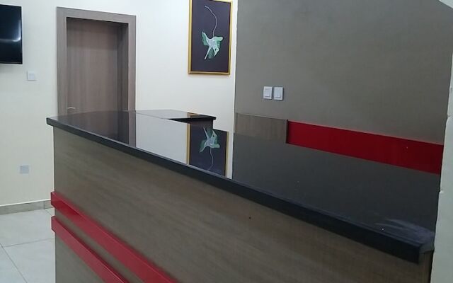 Mitos Luxury Suites -Bode Thomas