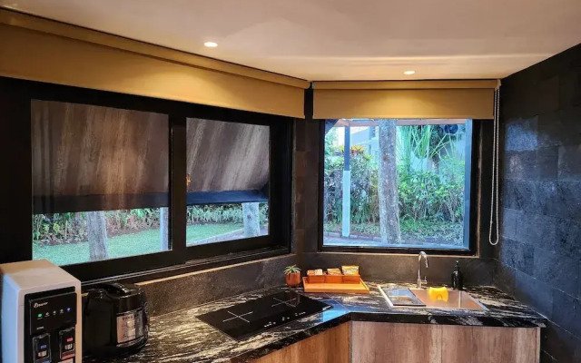 Villa 4-BR Klub Bunga No. 4 Batu Malang